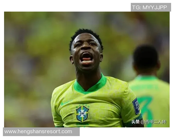 足球明星侧面高清照片展现运动魅力与个性风采的完美结合